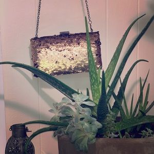 Abbacino Gold/ Black Cocktail Wristlet